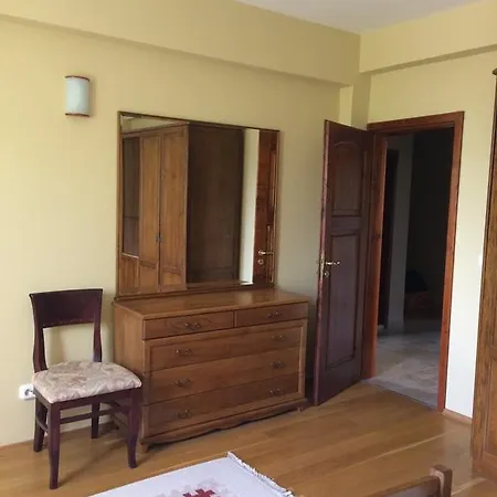 Under The Walnut Tree Apartman Várna