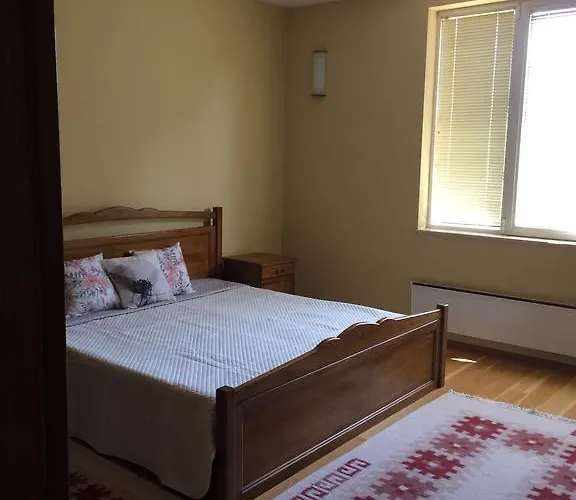 Апартамент Under The Walnut Tree Варна